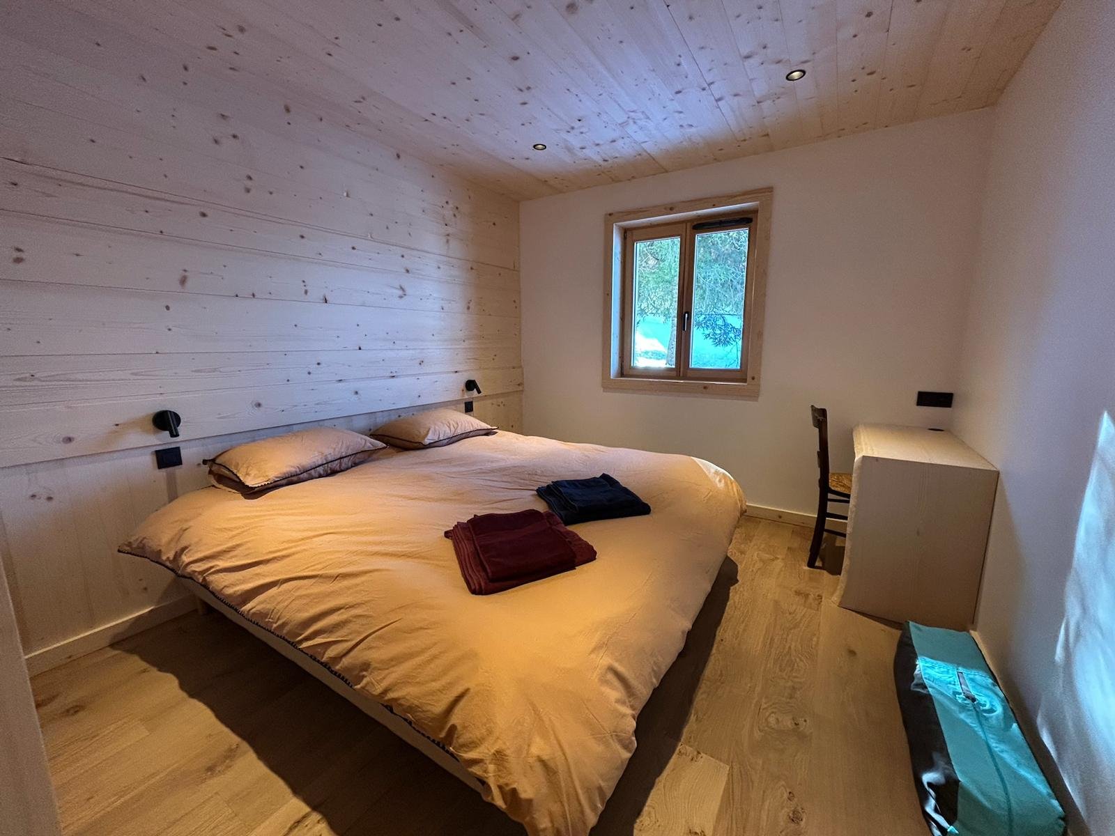 Chambre 1 : 1 lit double ou 2 lits simples à votre convenance